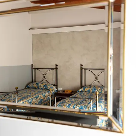 Hotell La Sosta 3*
